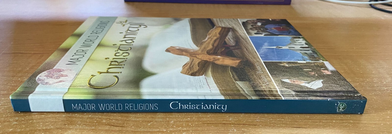 Christianity (Major World Religions) – Library Binding By Bowen, Aaron LIKE NEW