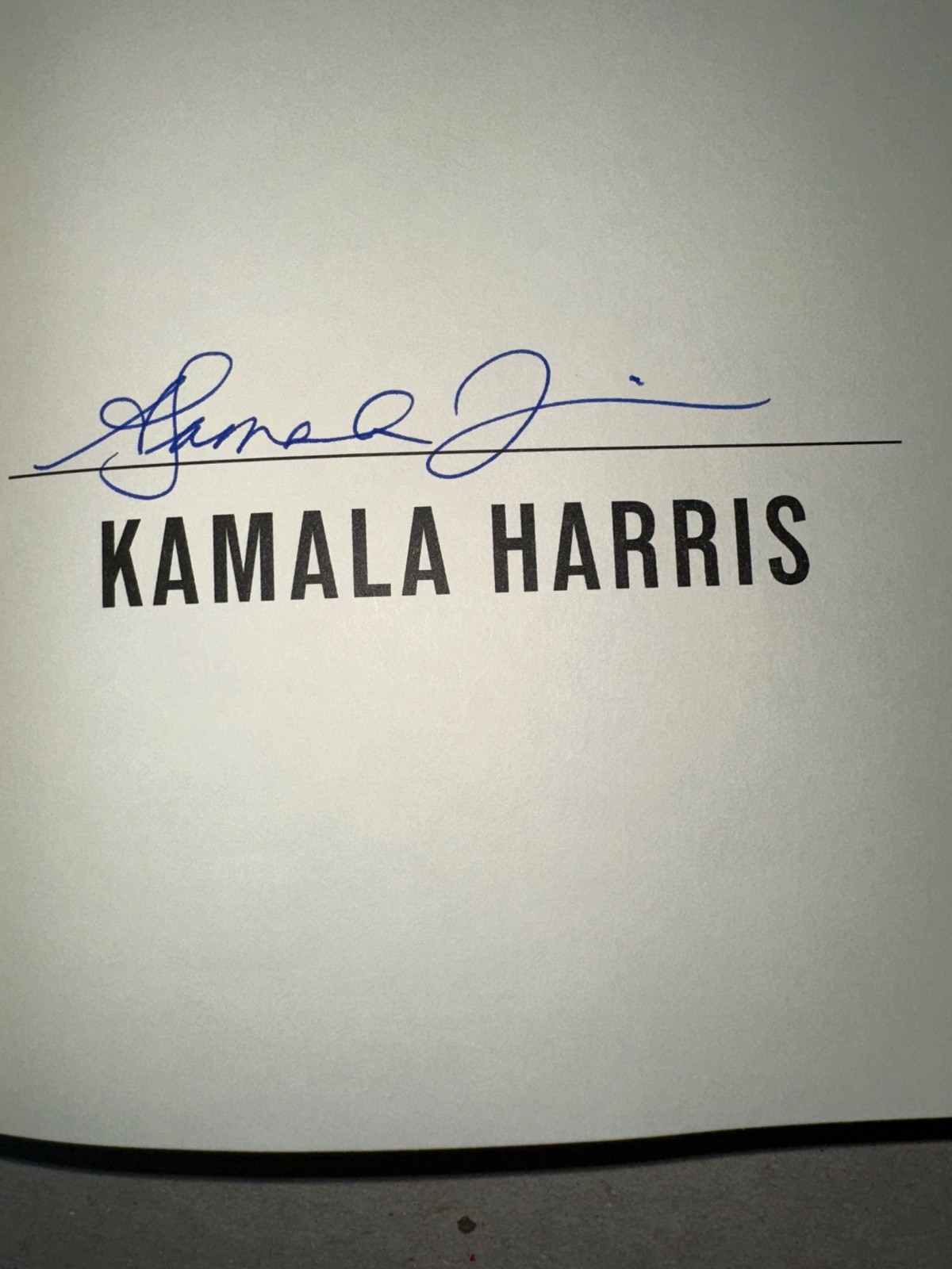 Kamala Harris SIGNED BOOK Vice President 107 Days HC AUTOGRAPHED 1ST EDITION