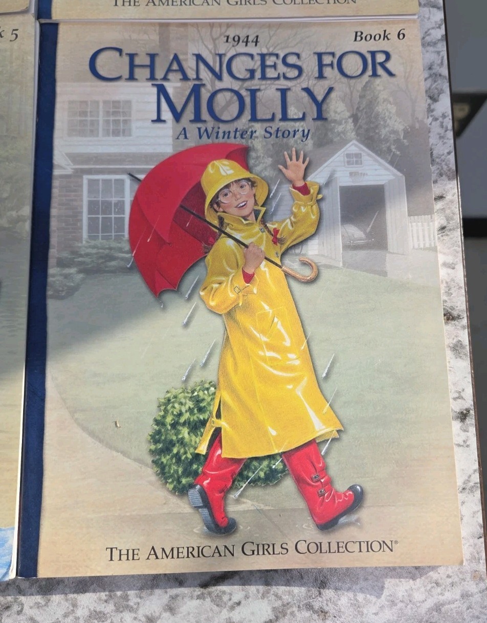 Molly 1944 – American Girl Collection Box Set Books 1- 6 *READ Description*