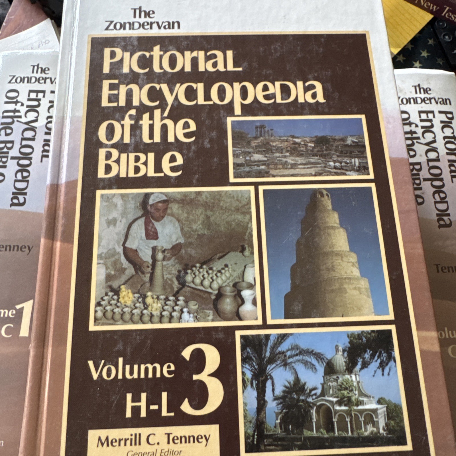 The Zondervan Pictorial Encyclopedia of the Bible (5 Volume Set) – Very Good