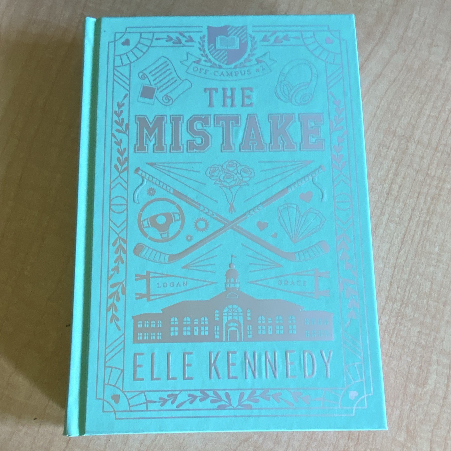 The Mistake (Off-Campus) by Elle Kennedy, Bloom Books, YA Romance, HC