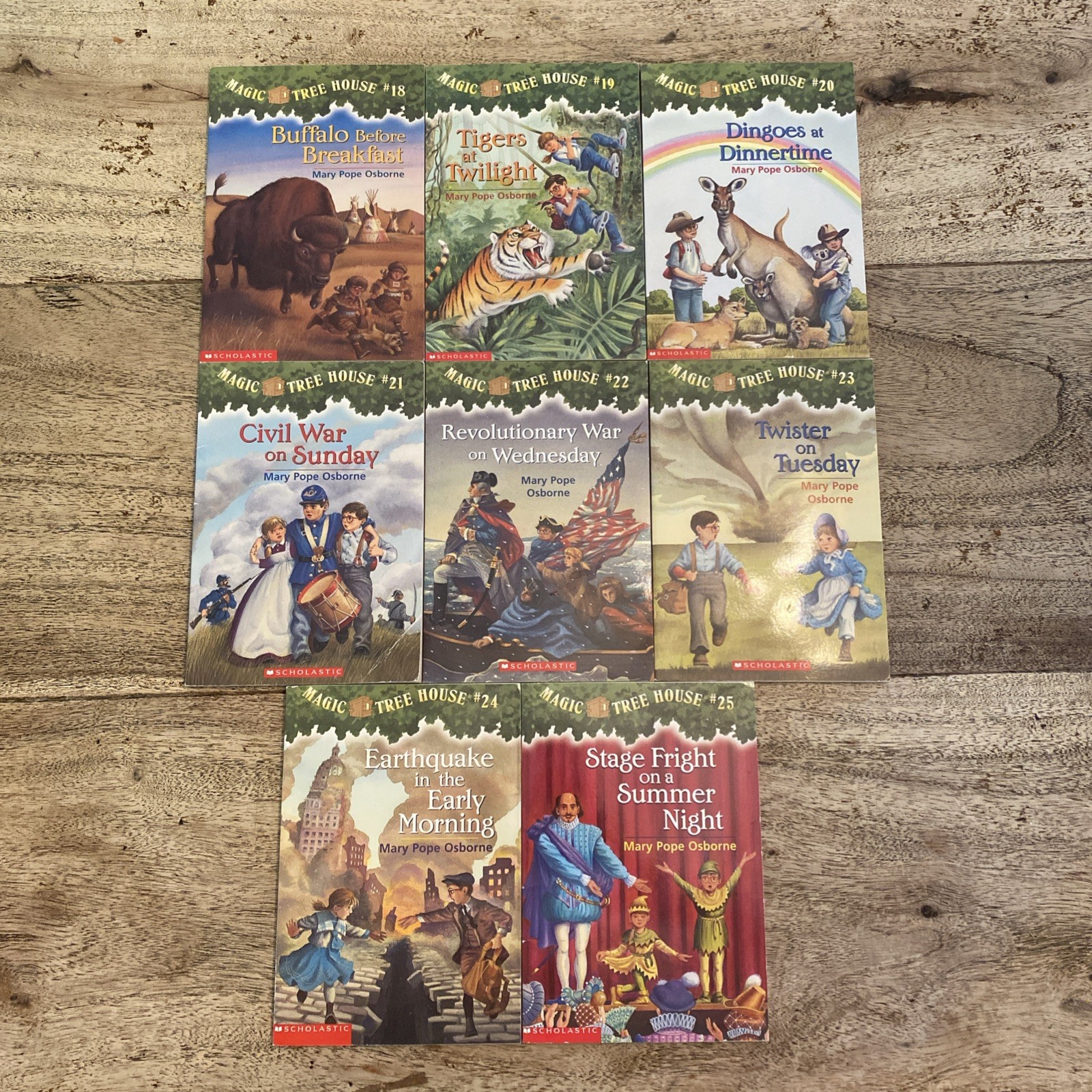 LOT OF 8 MAGIC TREE HOUSE BOOKS MARY POPE OSBORNE PAPERBACKS 18-25