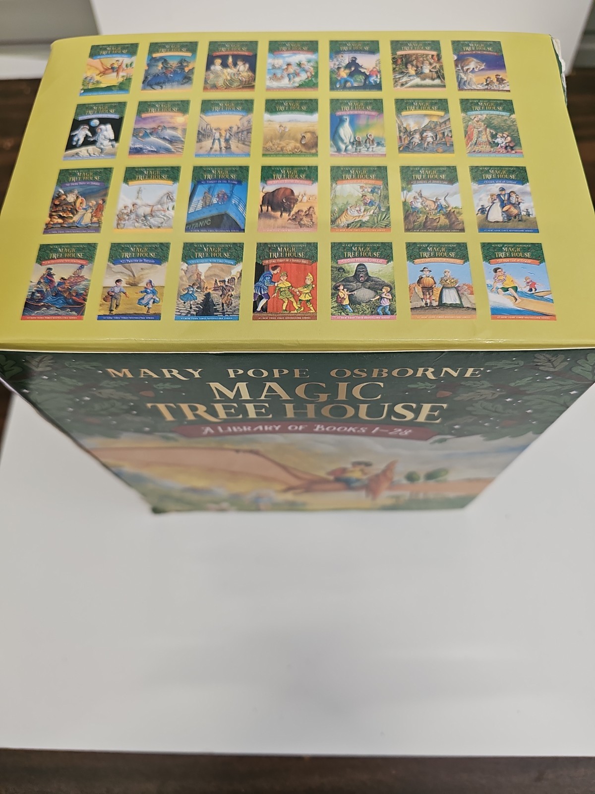 THE MAGIC TREE HOUSE Library: Books 1-28 (978-0375-84991-6) PB Box Set Complete