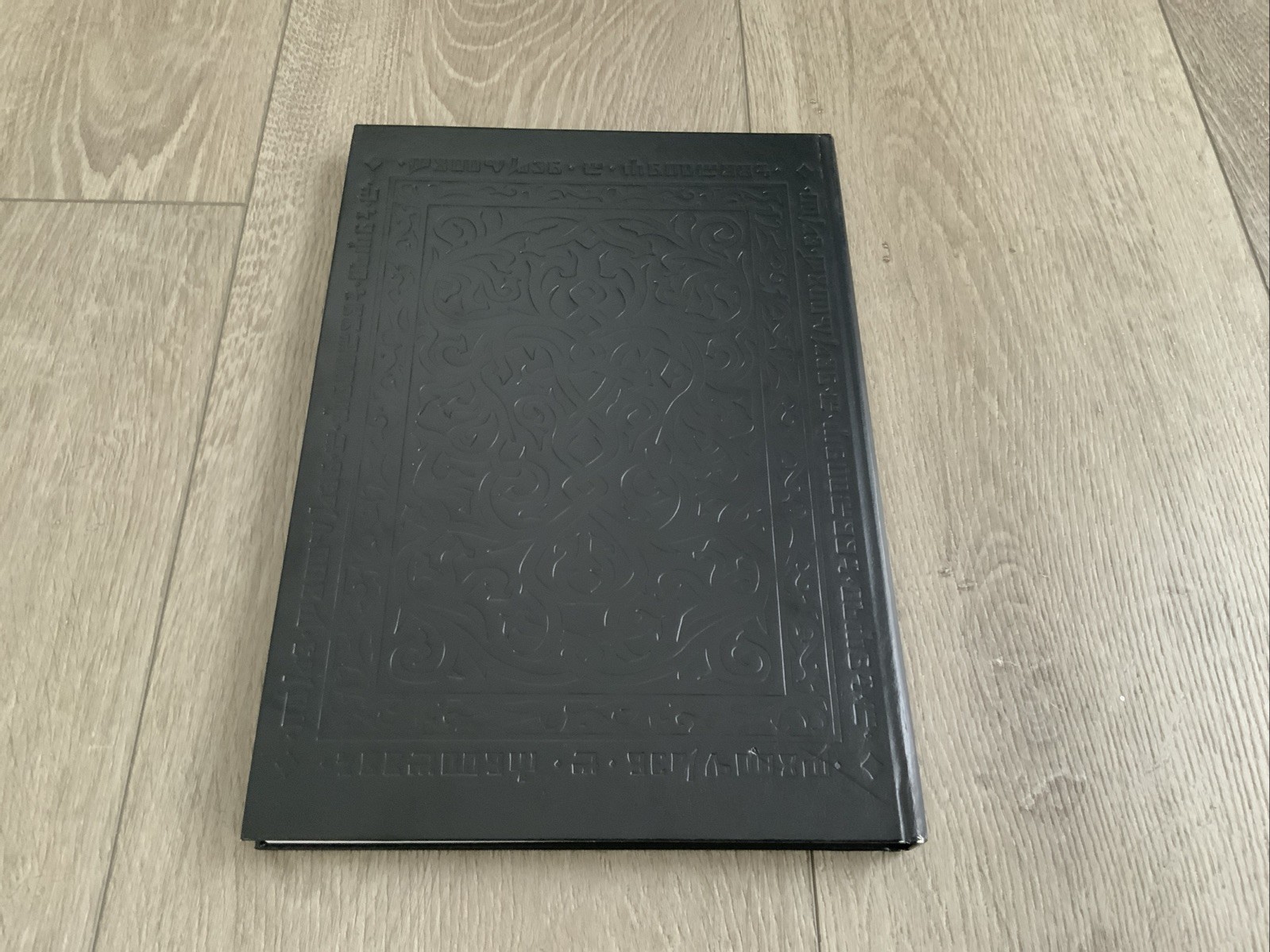 The Witcher 2 Assassins of Kings Collector’s Edition Dark Artbook