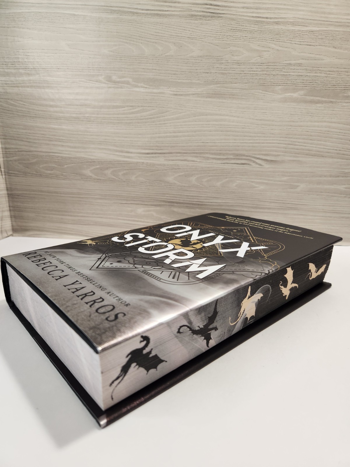 Rebecca Yarros Onyx Storm (The Empyrean Ser.) Deluxe Ed. HC Sprayed Edges