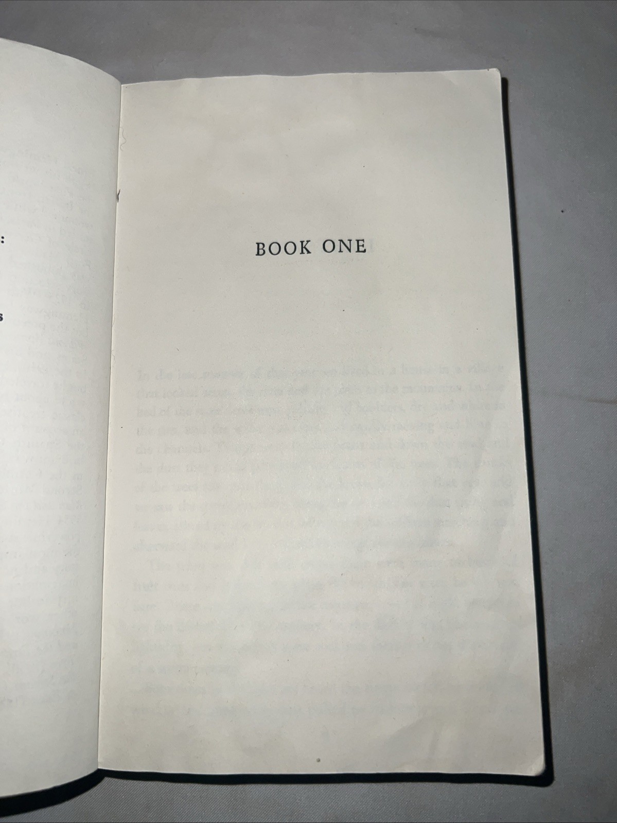 A Farewell to Arms (A Scribner Classic) – Paperback By Hemingway, Ernest – GOOD