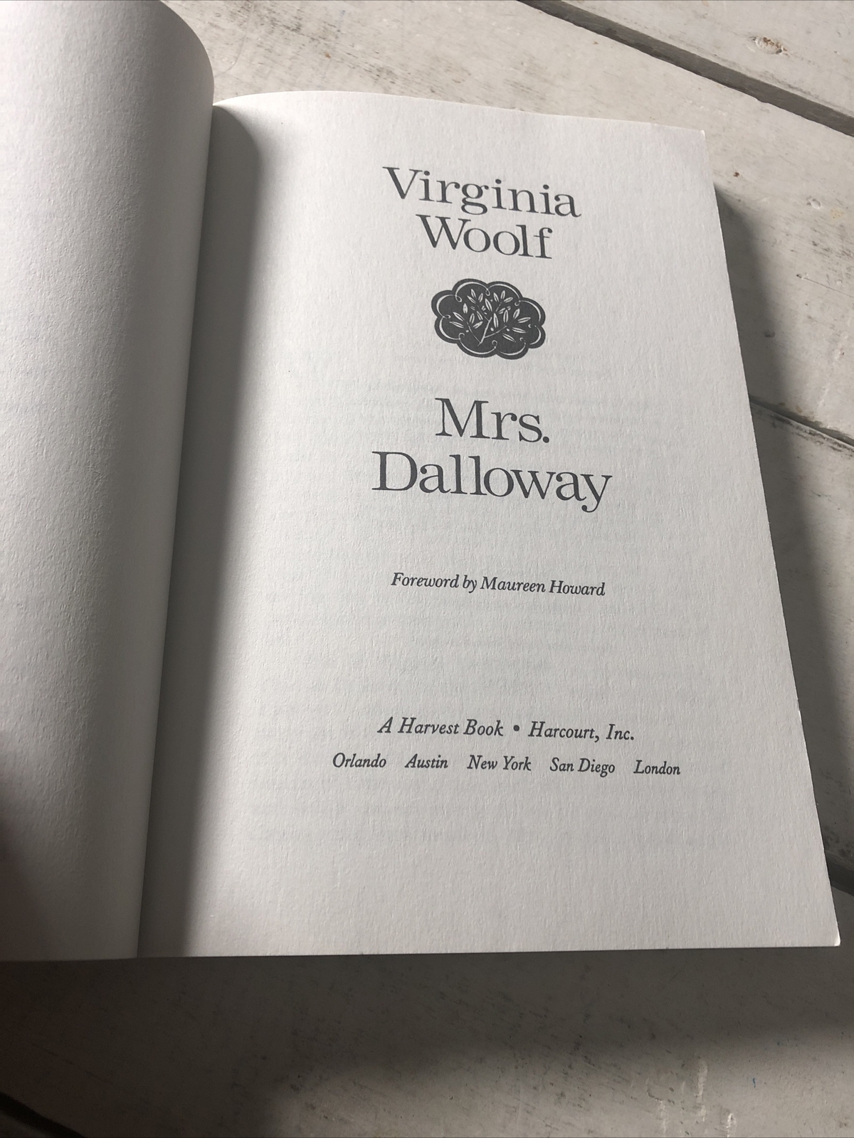 Mrs. Dalloway by Virginia Woolf (1990, Trade Paperback).