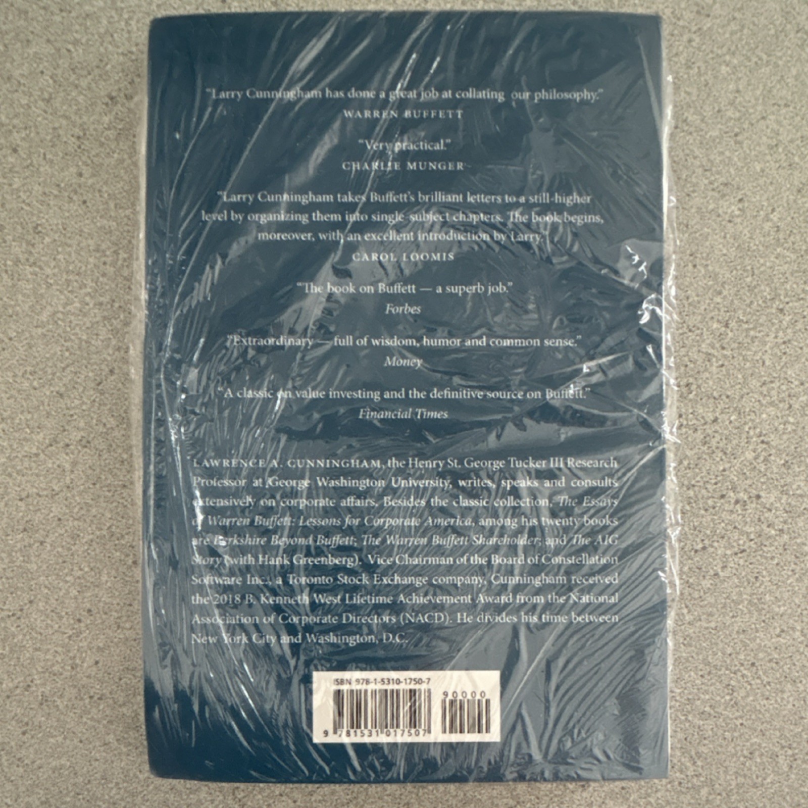 Essays of Warren Buffett: Lessons for Corporate America 5th Ed (2019, PB)