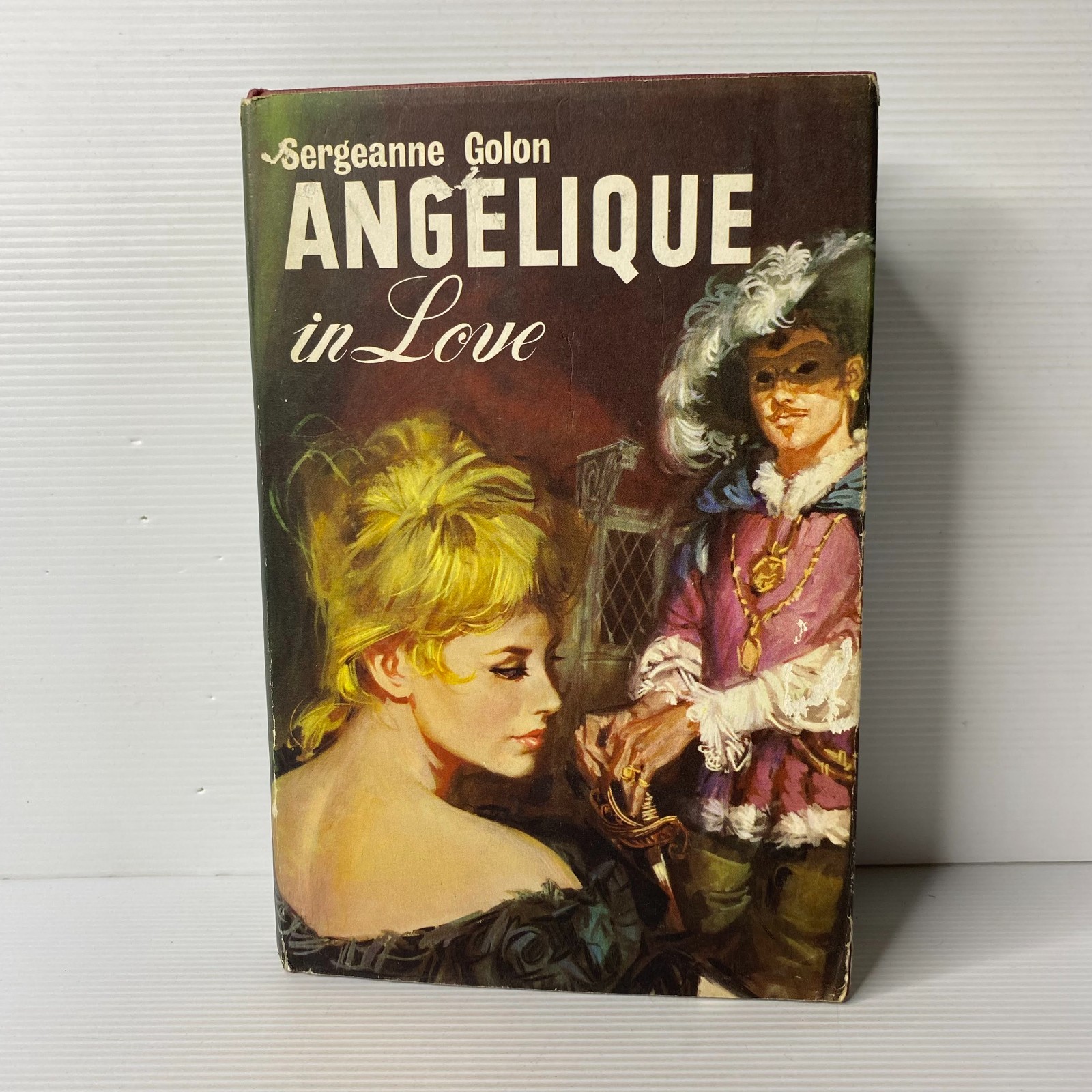Angelique in Love by Sergeanne Golon