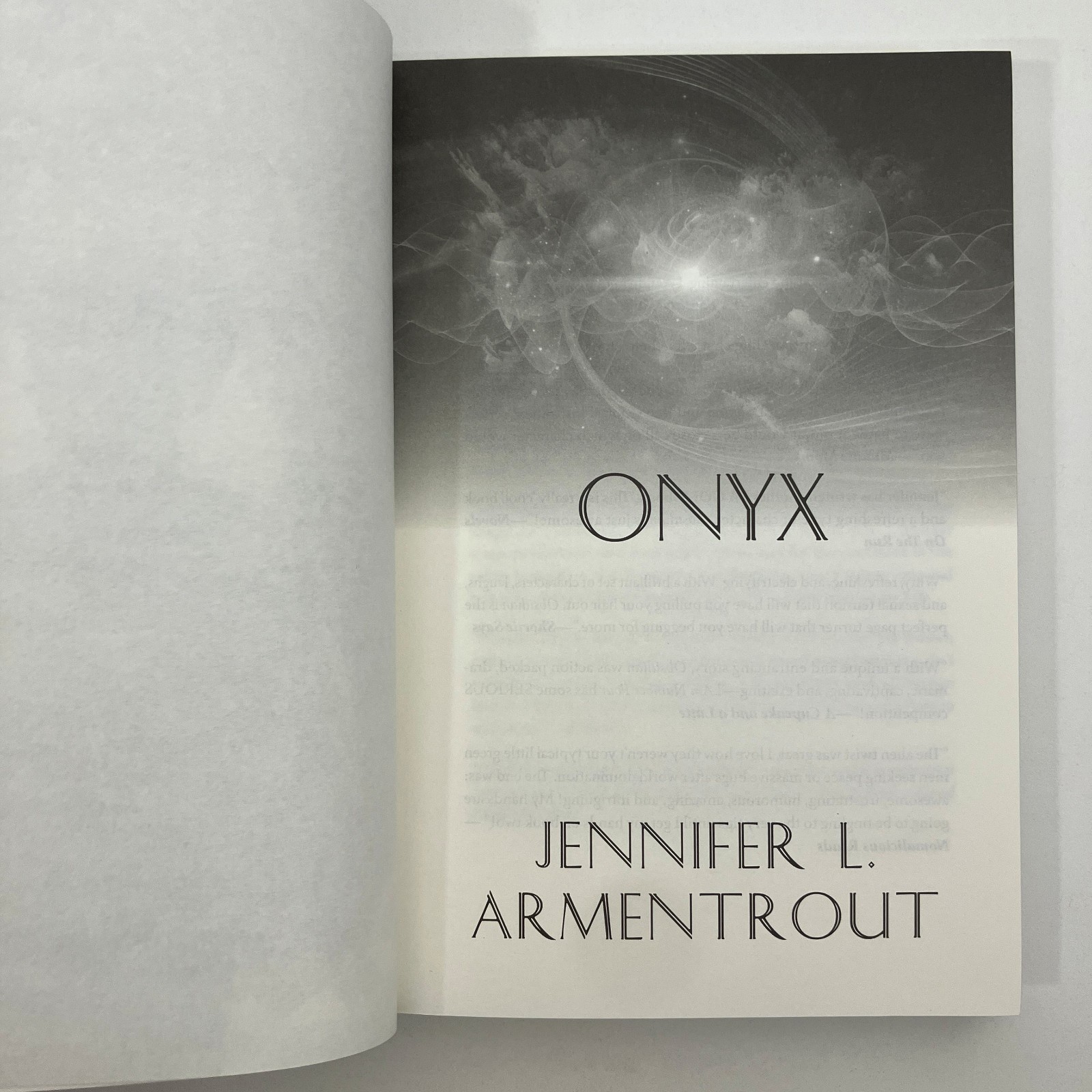 Onyx Jennifer Armentrout Lux Series Books for Days Crate First Edition 2012 HCDJ