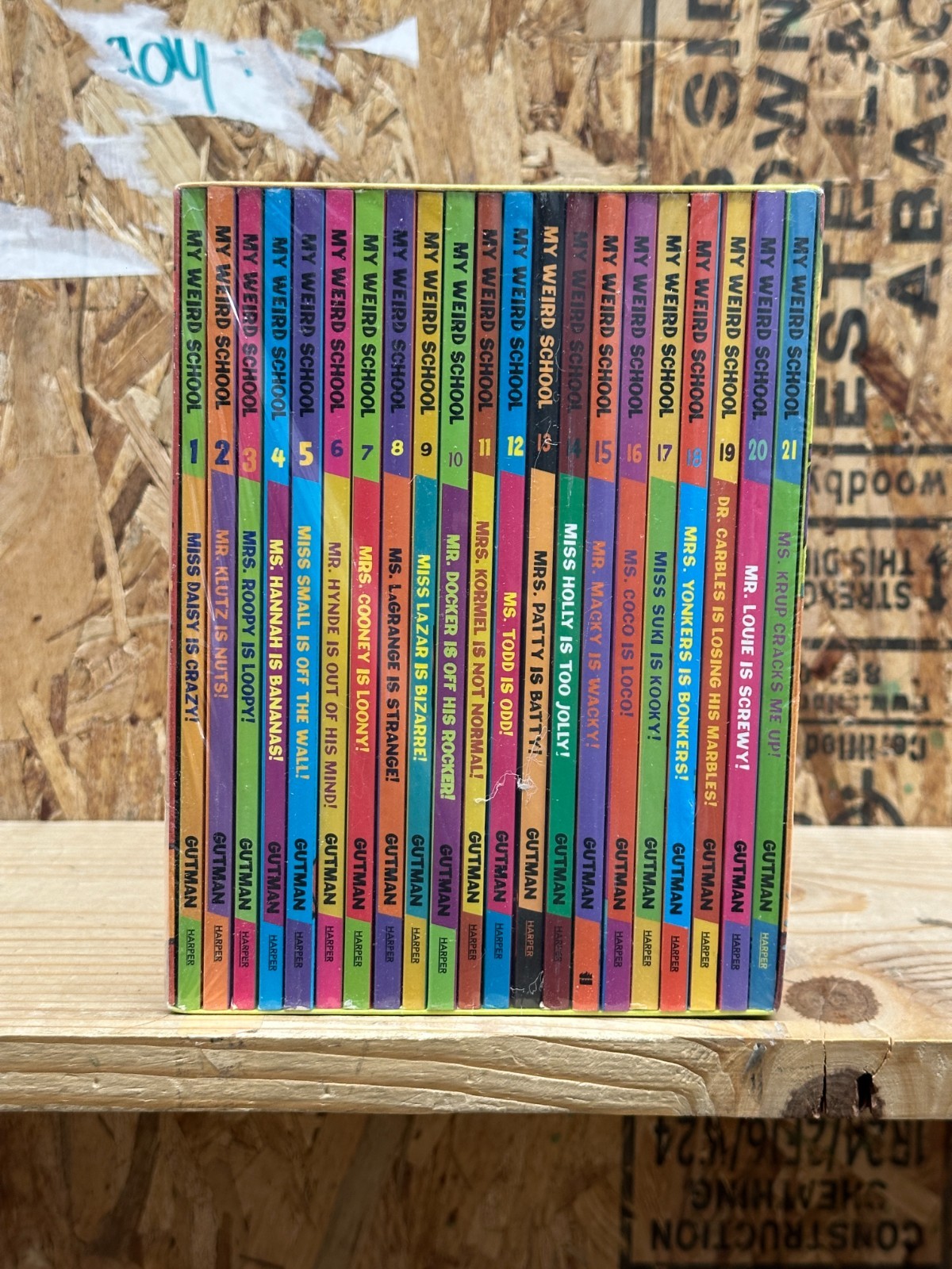 Dan Gutman : My Weird School 1-21 Book Box Set – Good