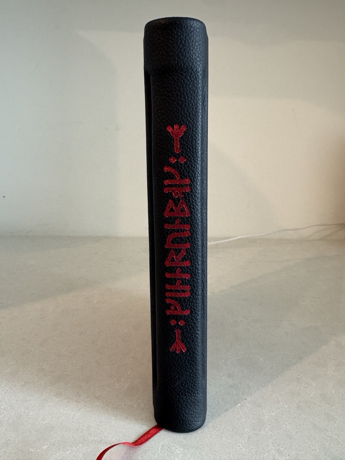 Ginnrúnbók Ljóssál Loðursson – Limited Deluxe Edition #75/81 Ash Wood Cover