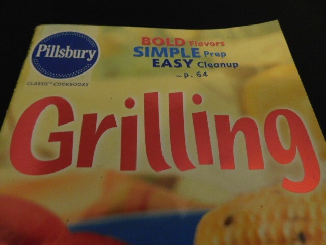 Pillsbury „Grilling“ Cookbook July 2003 #269 – 94 pages – Great Recipes!