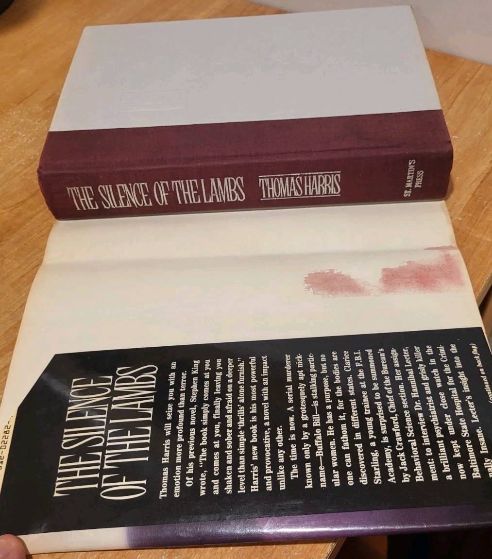 THE SILENCE OF THE LAMBS Thomas Harris FIRST EDITION 1988 St. Martin’s Press