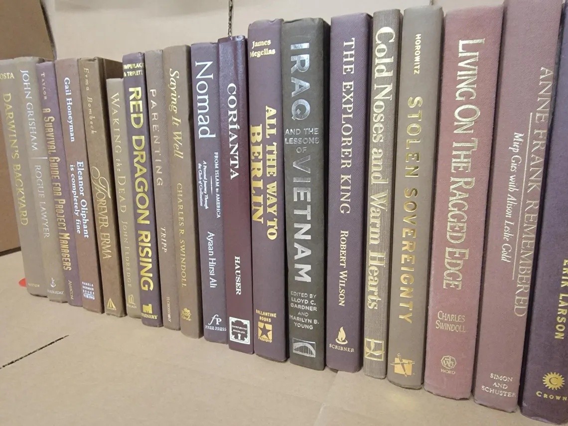 Books by the Foot by Color – Modern Decorative Hardcover Bundles for Shelf Style