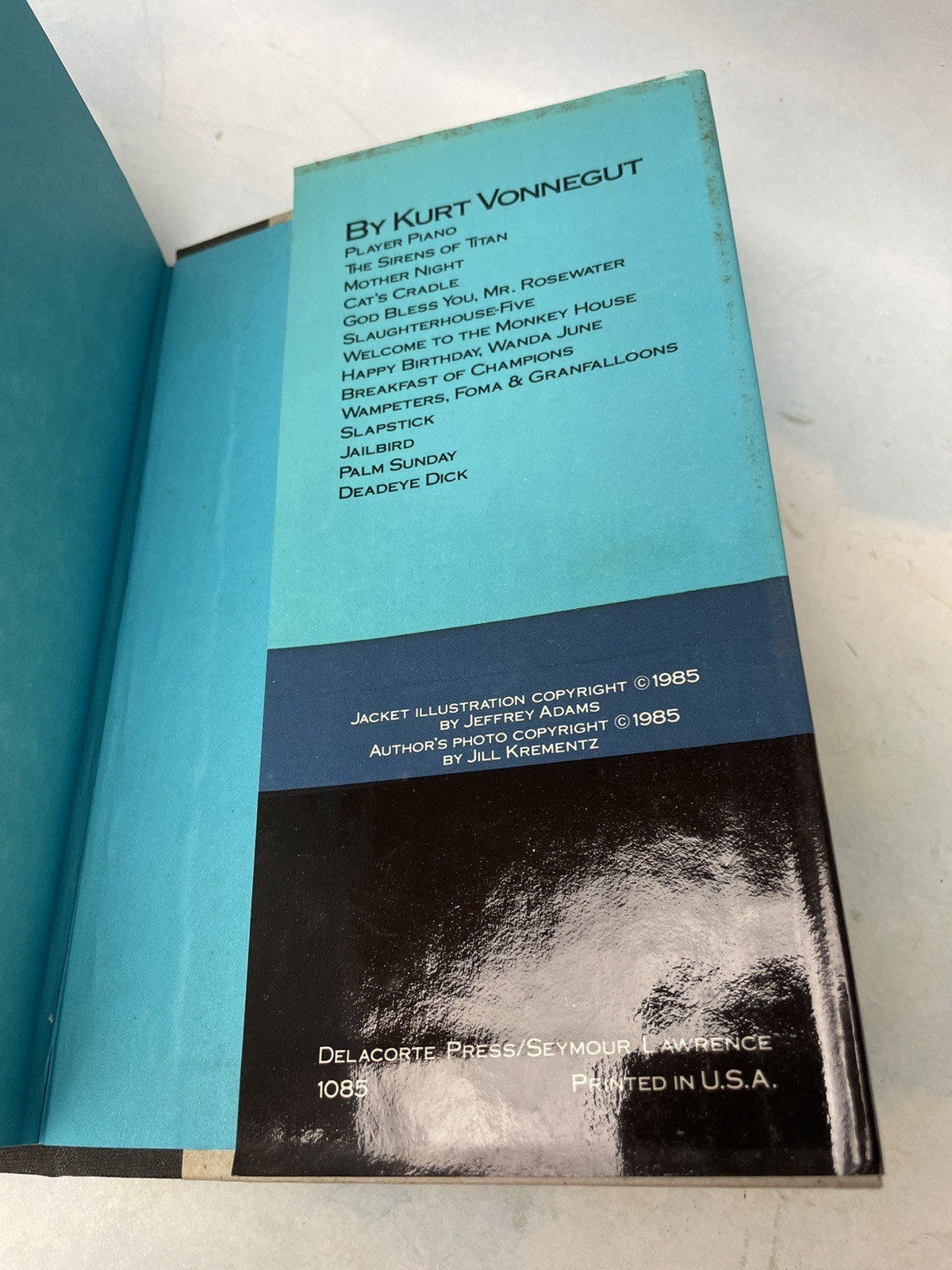 GALAPAGOS, A Novel by Kurt Vonnegut First Edition, 1985 Hardcover Dust Jacket