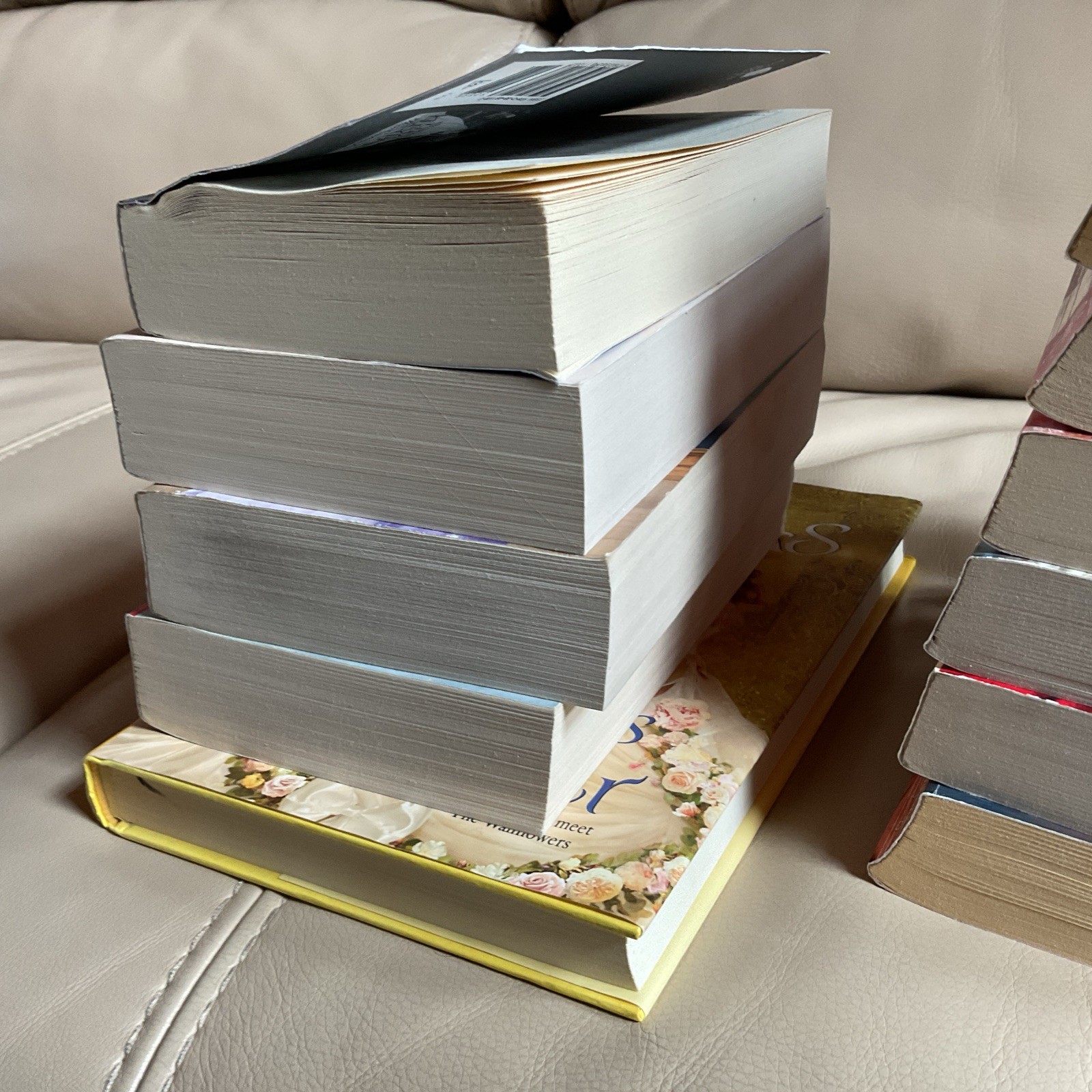 Lot 13 Lisa Kleypas – 1 Hardback and 12 Soft, 3 are 2 in 1’s