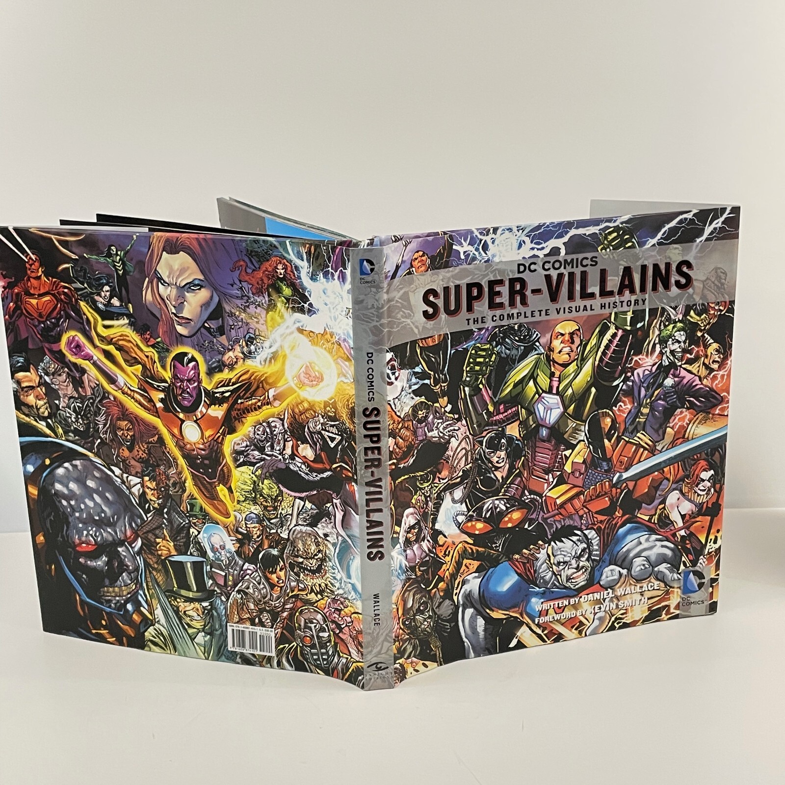 DC COMICS SUPER-VILLAINS: THE COMPLETE VISUAL HISTORY HC/DJ illustrated 2014