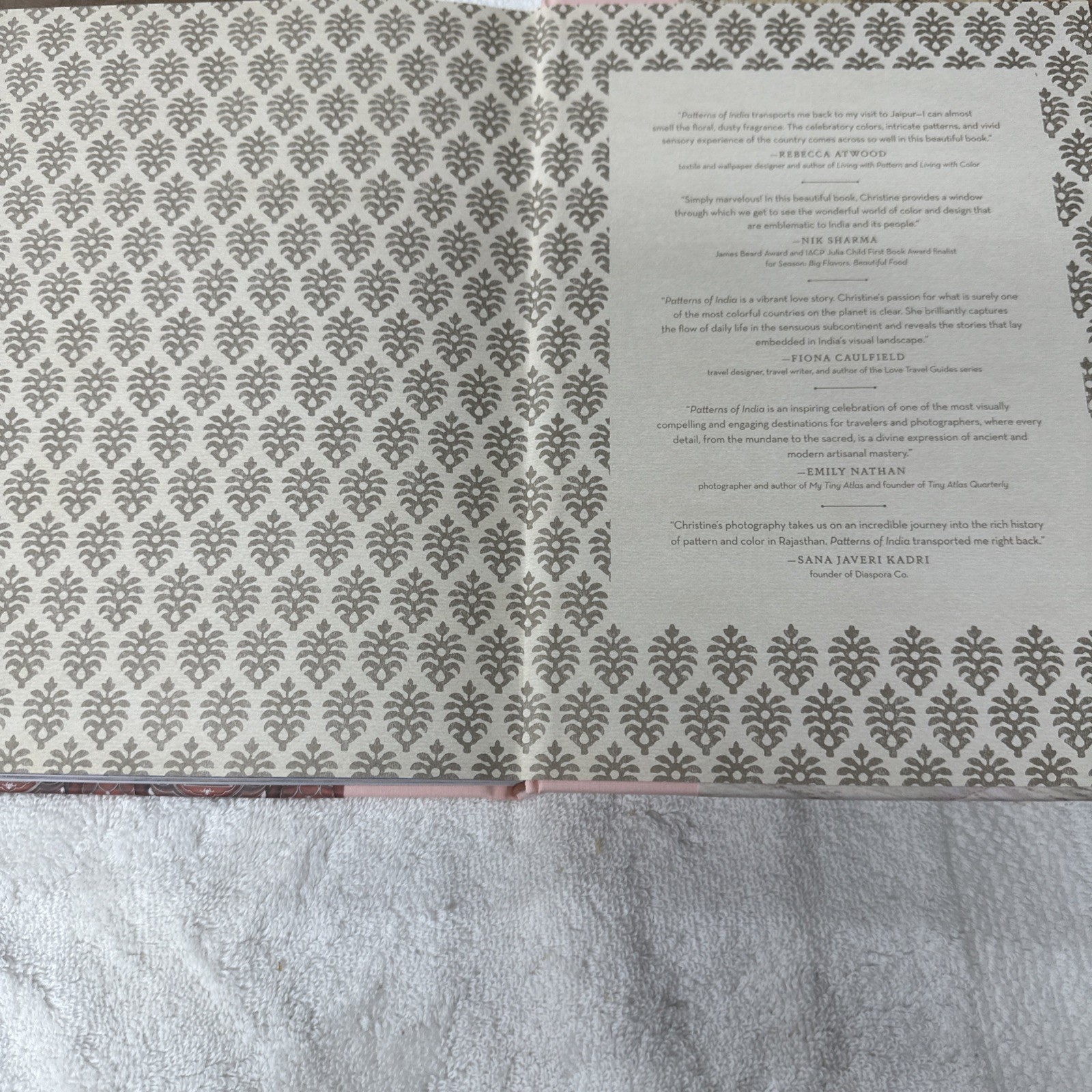 Patterns of India : A Journey Through Colors, Textiles, and the Vibrancy of…
