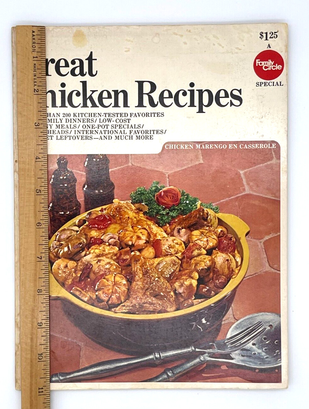 Family Circle Great Chicken Recipes Cookbook Vintage 1969-168 pages. See Video