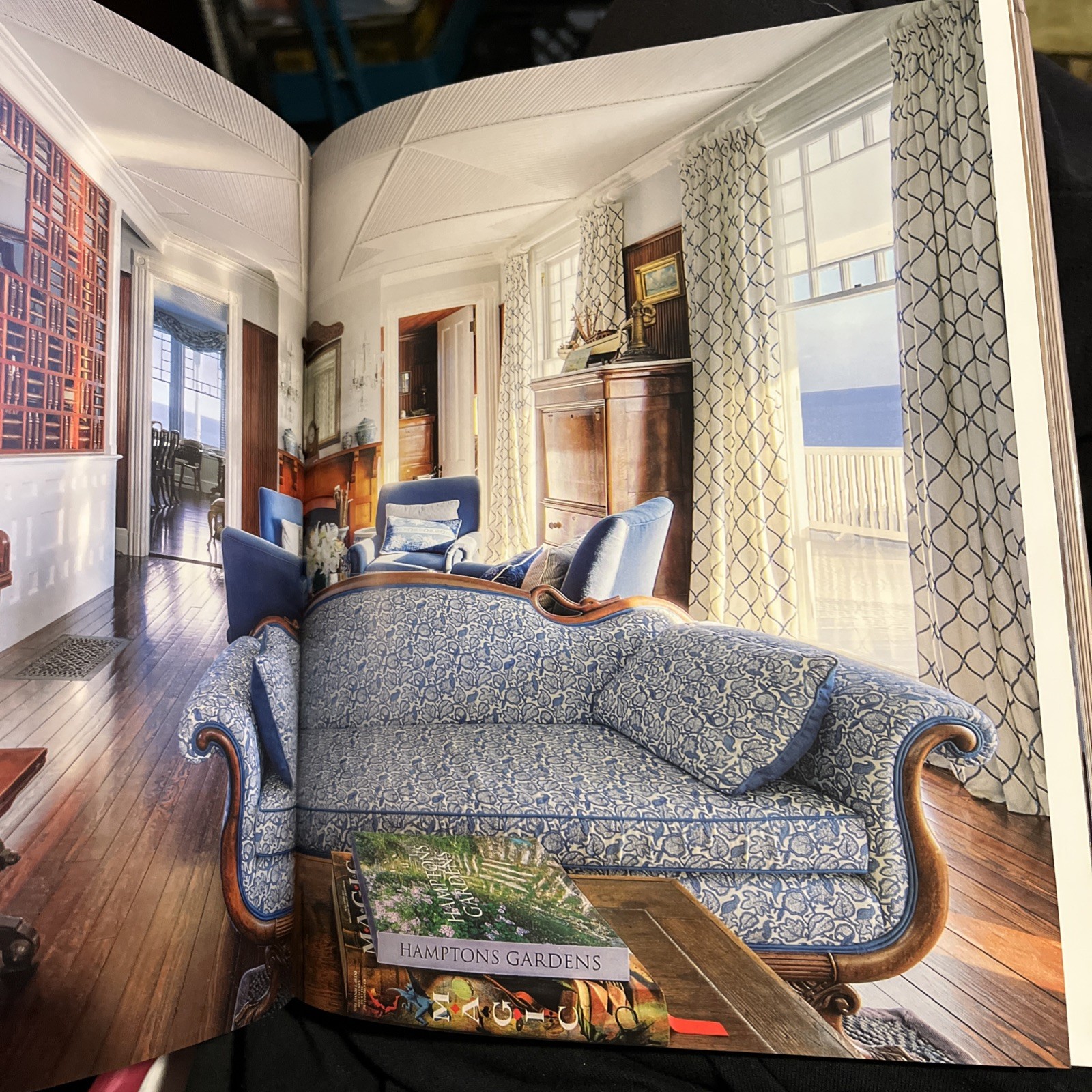 SUMMER HOUSES BY THE SEA: THE SHINGLE STYLE By Bret Morgan – Hardcover EXCELLENT