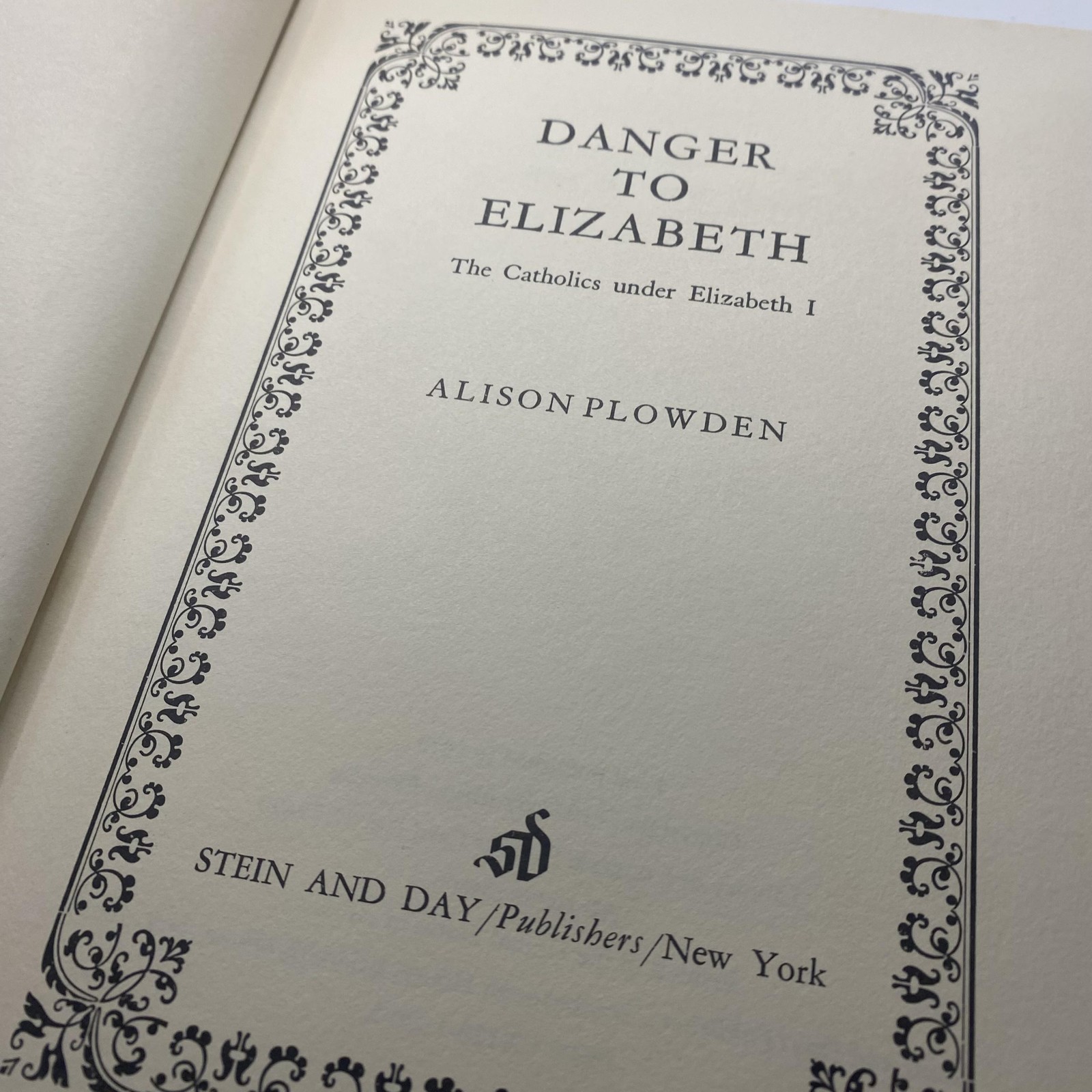 Vintage 1973 Danger To Elizabeth Alison Plowden Stein & Day Red HC DJ History