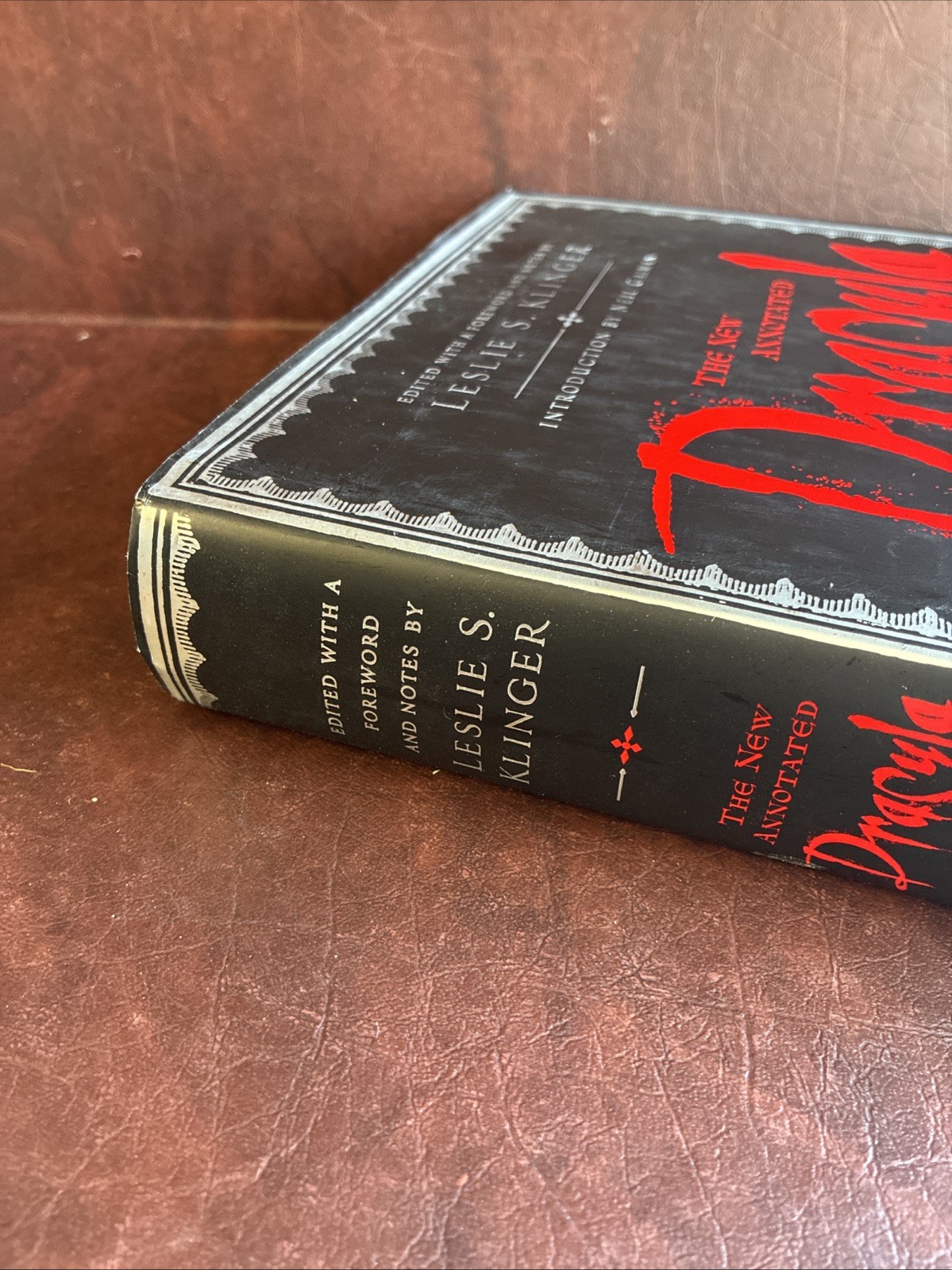 The New Annotated Dracula Bram Stoker – 2008 1st Edition Hardcover – Neil Gaiman