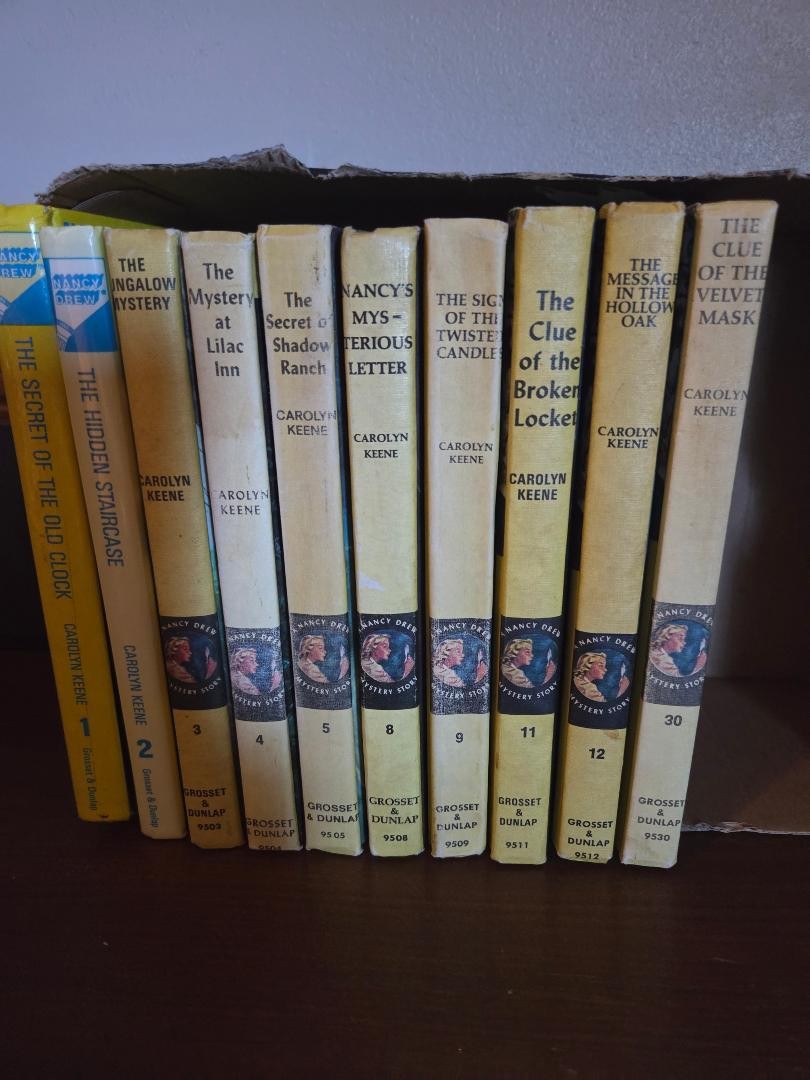 Vintage Nancy Drew yellow 3, 4, 5, 8, 9, 11, 12, 30 plus 1, 2 newer editions
