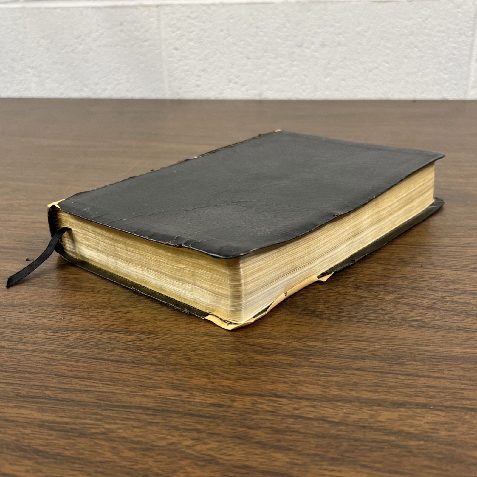 Tim LaHaye Prophecy Study Bible NKJV Leather Black Red Letter 2001 (Worn Cover)