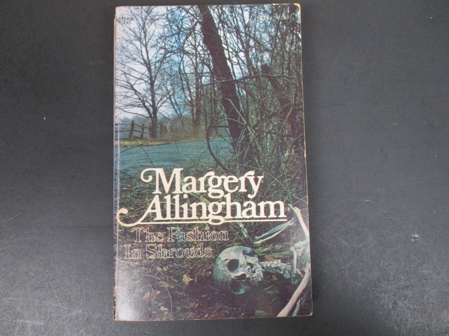 The Fashion In Shrouds Margery Allingham 1973 Second Printing Manor Books PB