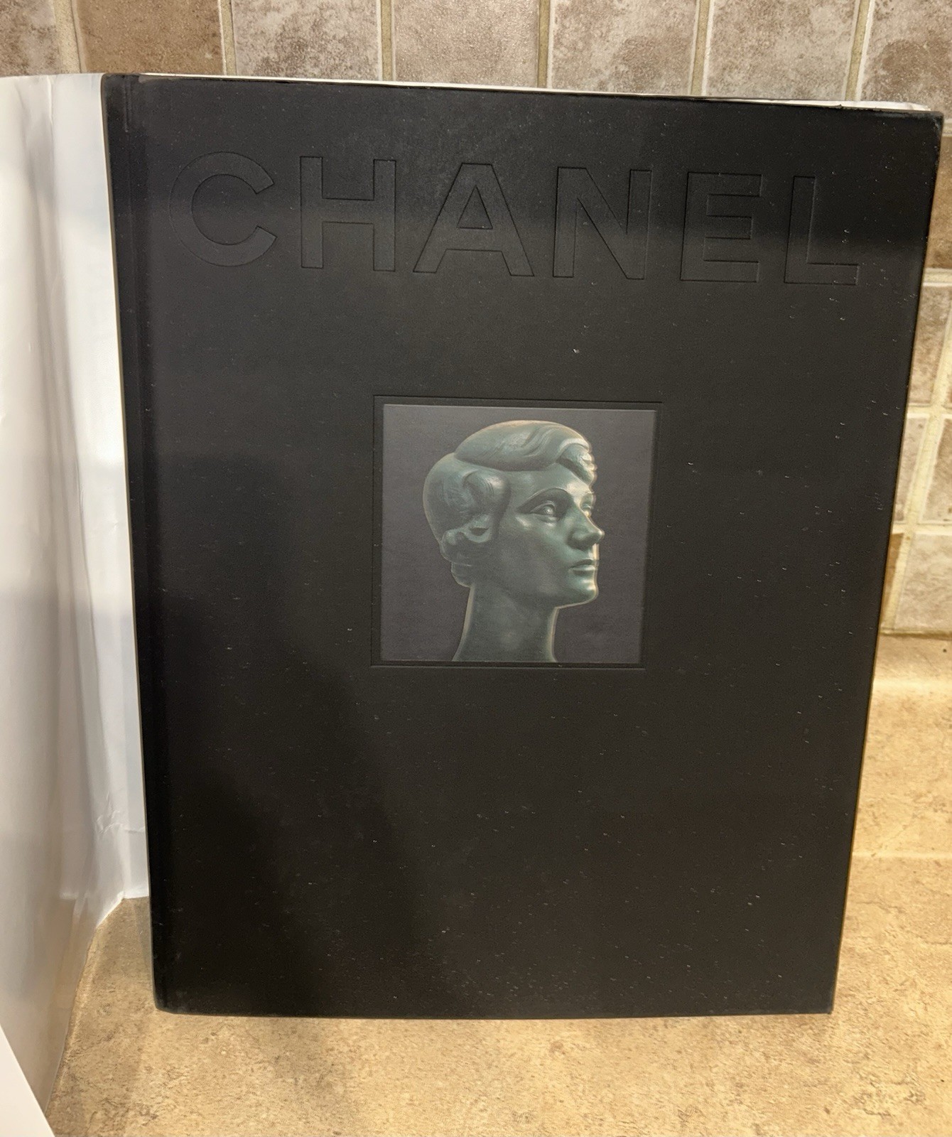 Chanel – Jean Leymarie – 2011 hardcover Preowened