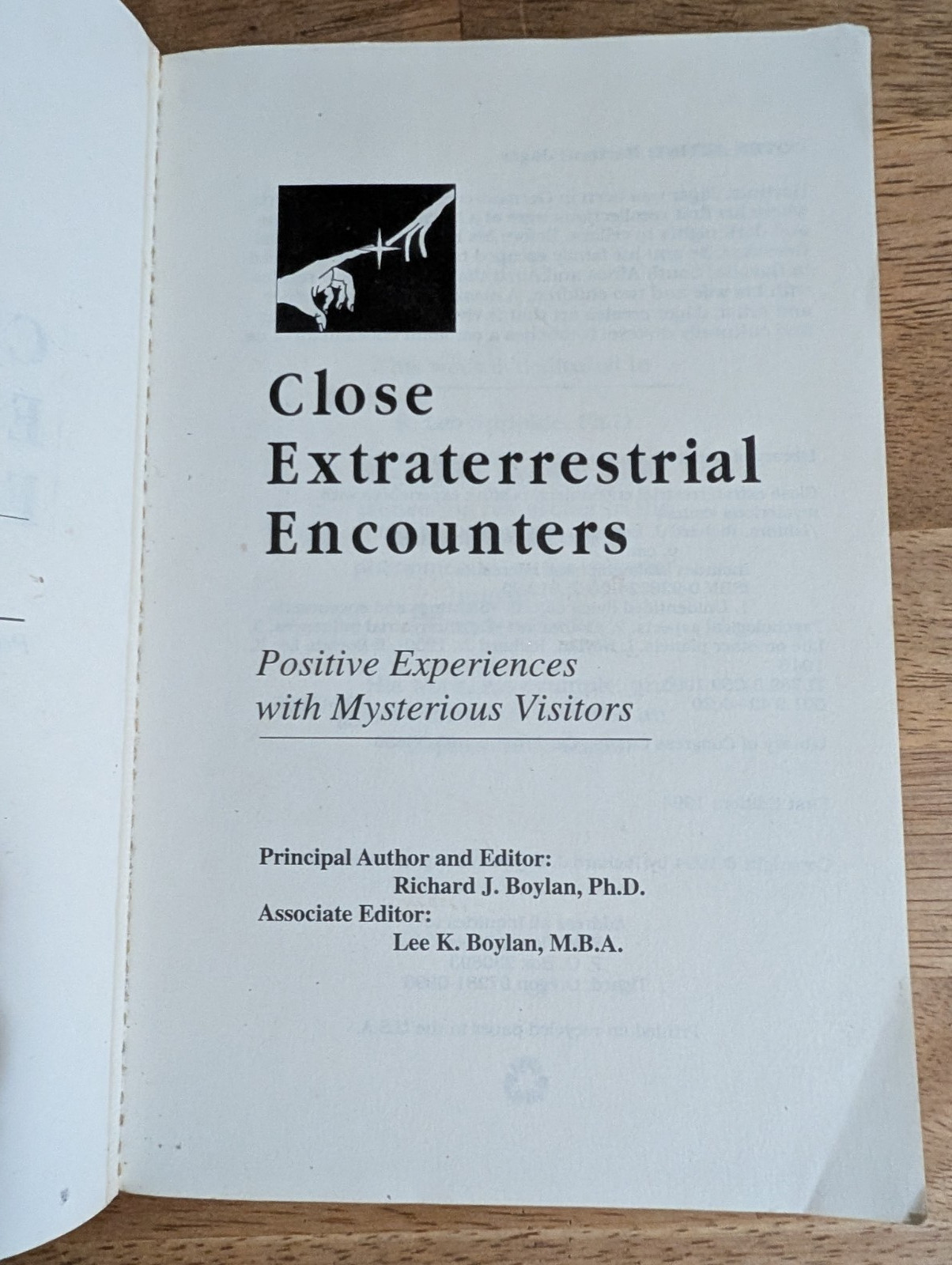 Close Extraterrestrial Encounters Alien UFO Experiences First Edition – Boylan