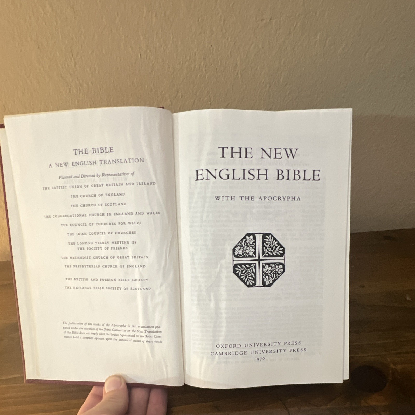The New English Bible with Apocrypha 1970 Hardcover Oxford University Press