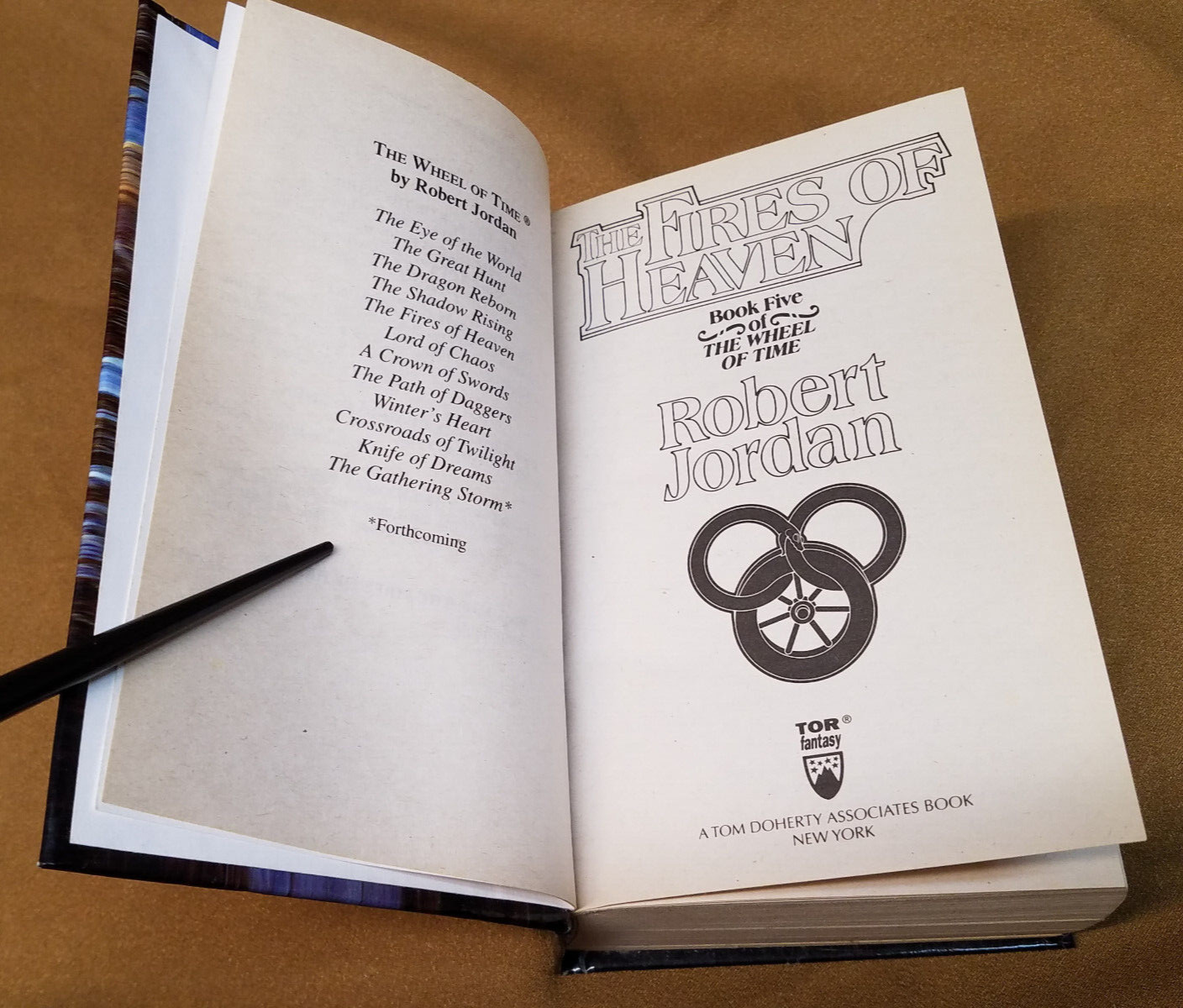 Robert Jordan THE FIRES OF HEAVEN SER: THE WHEEL OF TIME VERY SM HC (PAW PRINTS)