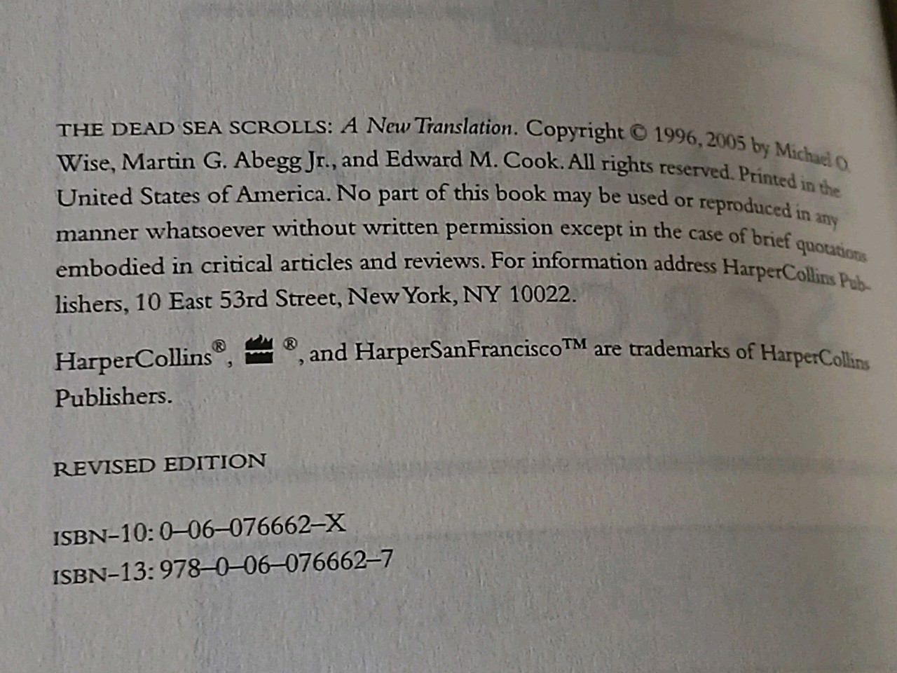 Dead Sea Scrolls – Revised Edition : A New Translation by Michael O. Wise, 2005