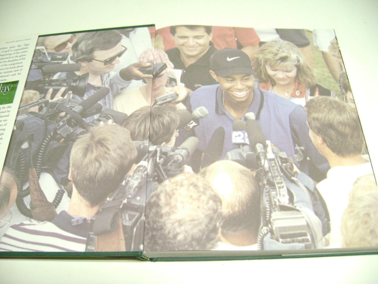 2001 HUGE Golf Digest Hard Cover Book, Tiger Woods How I Play Golf, 306 pages