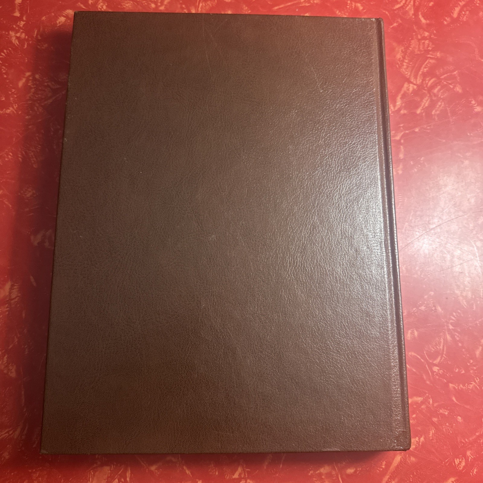 The Illustrated Encyclopedia of Firearms by Ian V. Hogg 1988 Hardcover Gun Book