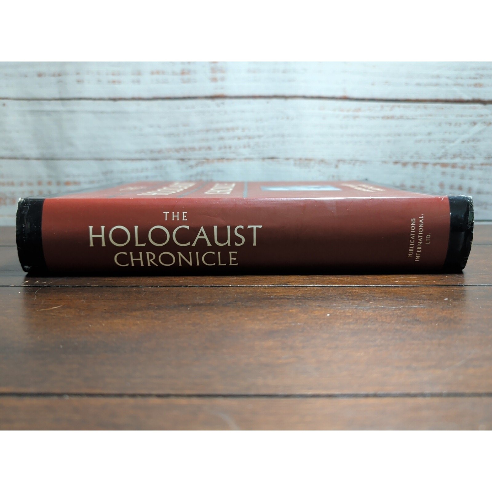 The Holocaust Chronicle : A History In Words And Pictures – 2003 HC ~ VGood Cond