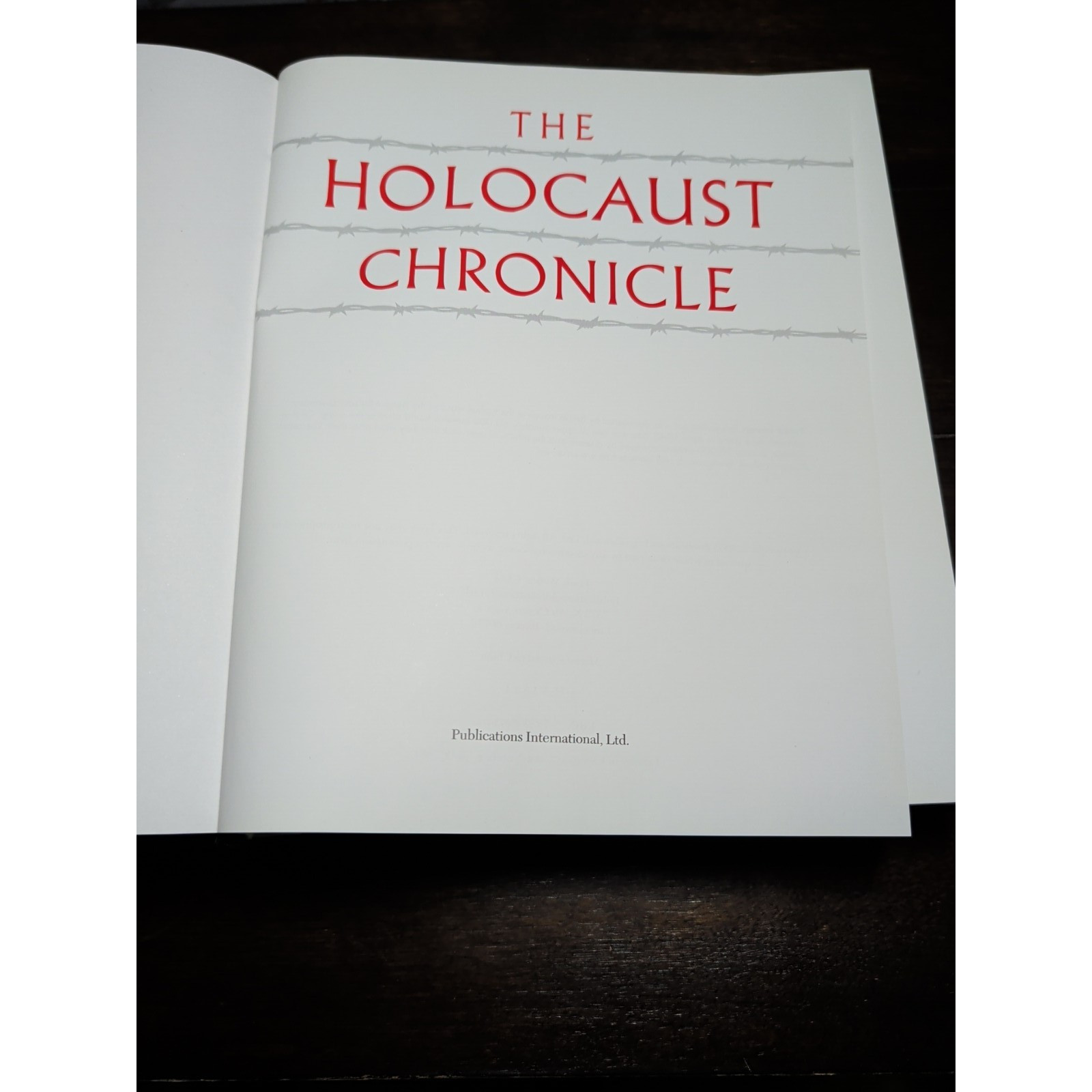 The Holocaust Chronicle : A History In Words And Pictures – 2003 HC ~ VGood Cond