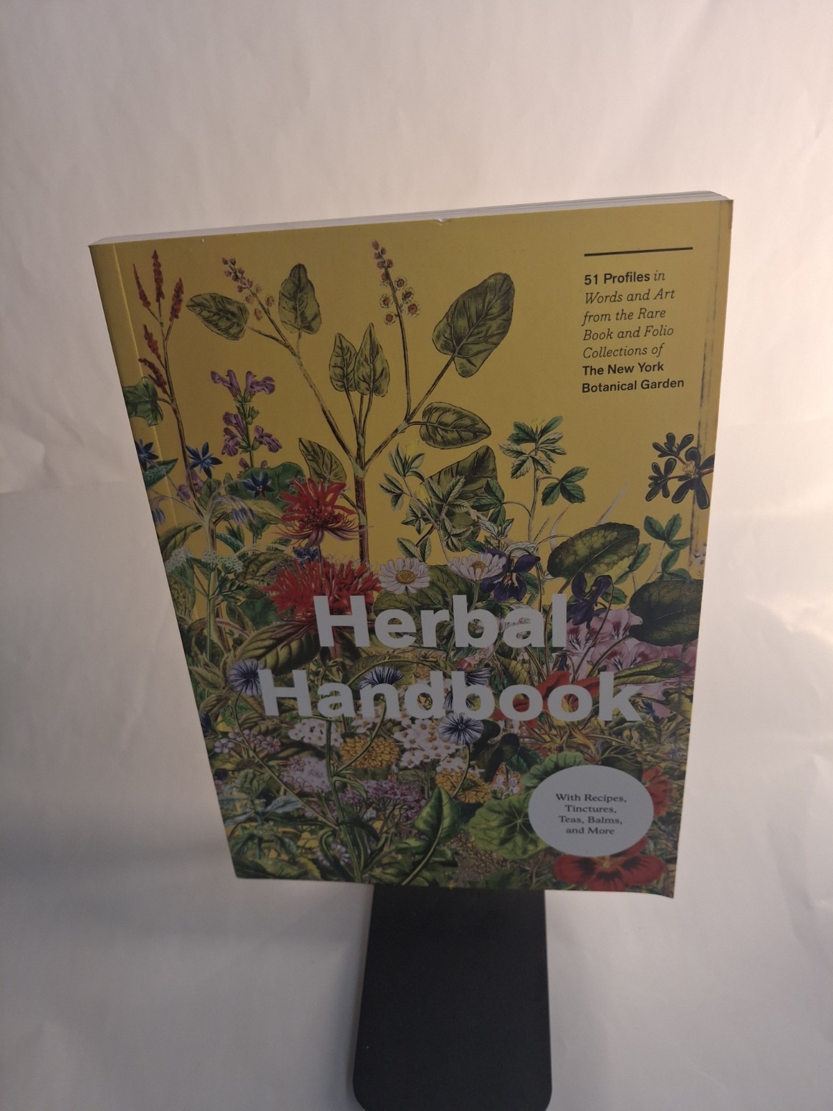 Herbal Handbook / Recipes, Tinctures, Teas, Balms, & More