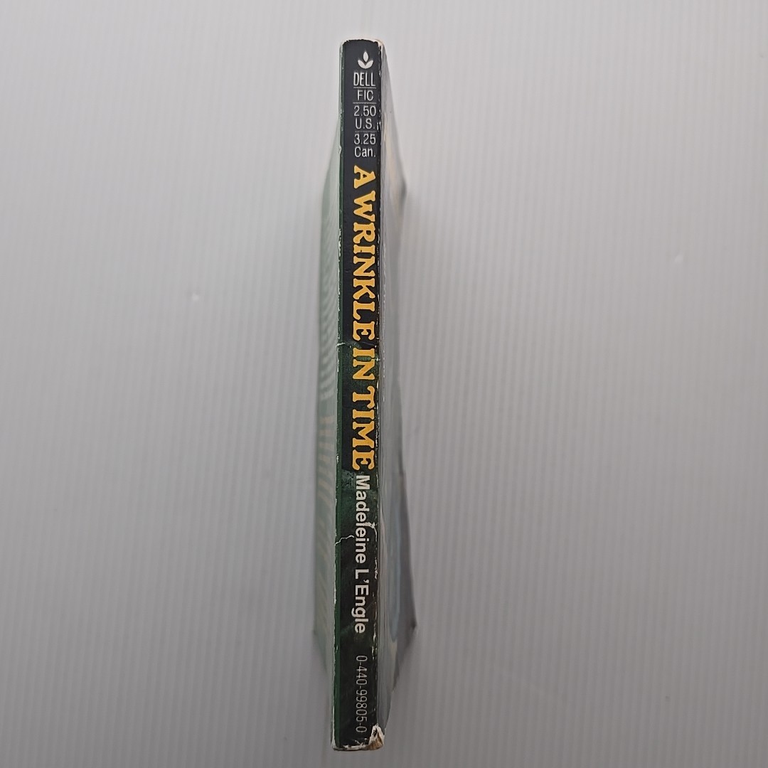 A Wrinkle in Time – Madeleine L’Engle PB 1984 Dell Laurel Leaf (Stranger Things)