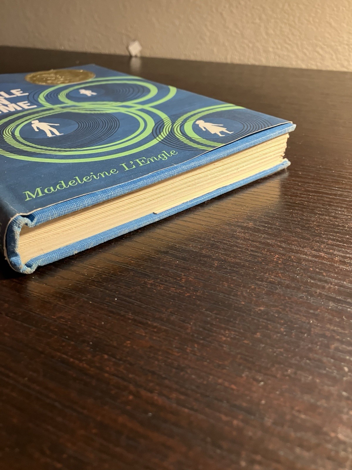 A Wrinkle In Time Madeline L’Engle ⓒ 1962 Thirty-fifth Printing 1976 HC/ DJ