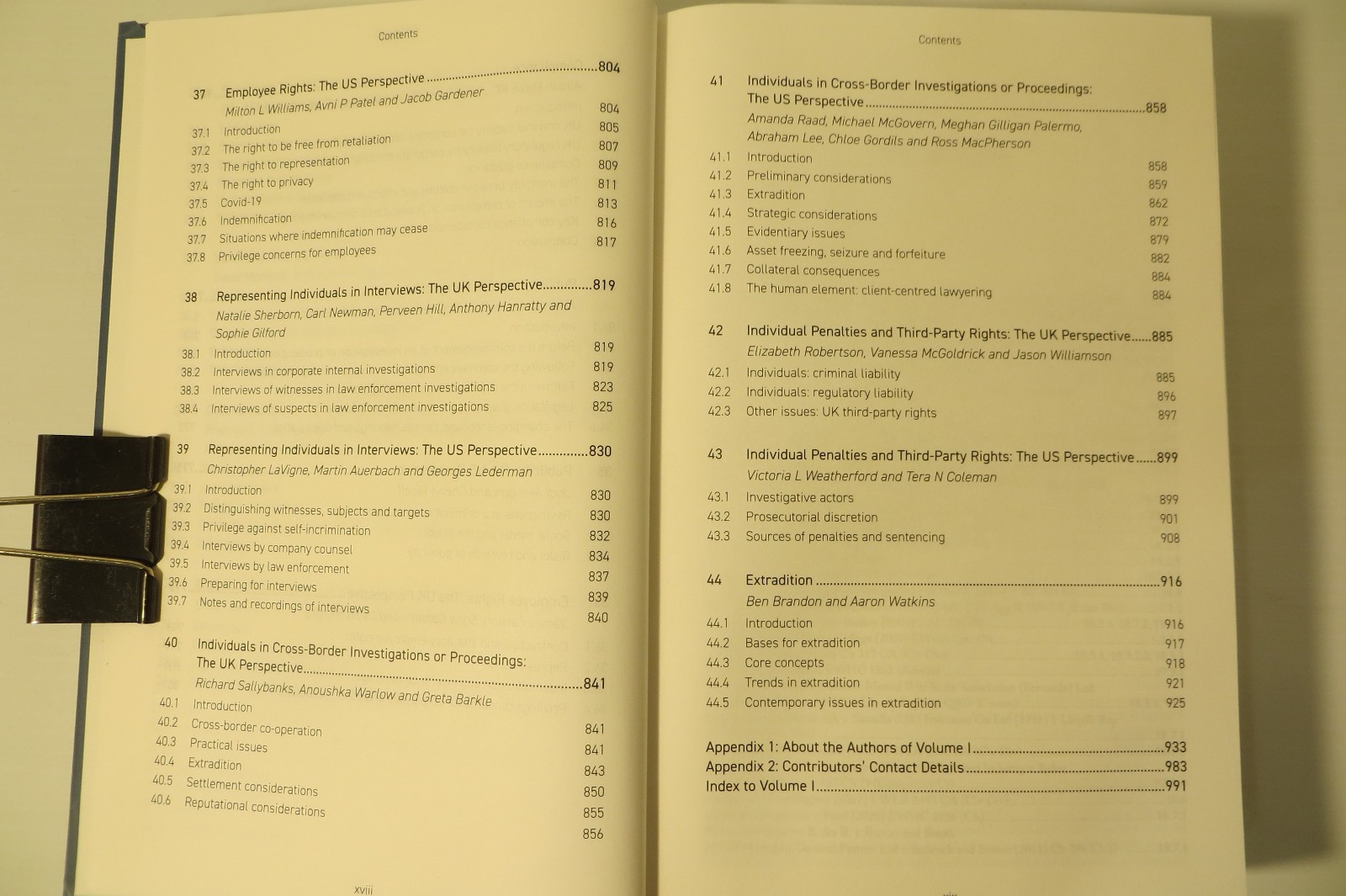 THE PRACTITIONER’S GUIDE TO GLOBAL INVESTIGATIONS. Hb. TWO VOLUMES, 1700 PAGES