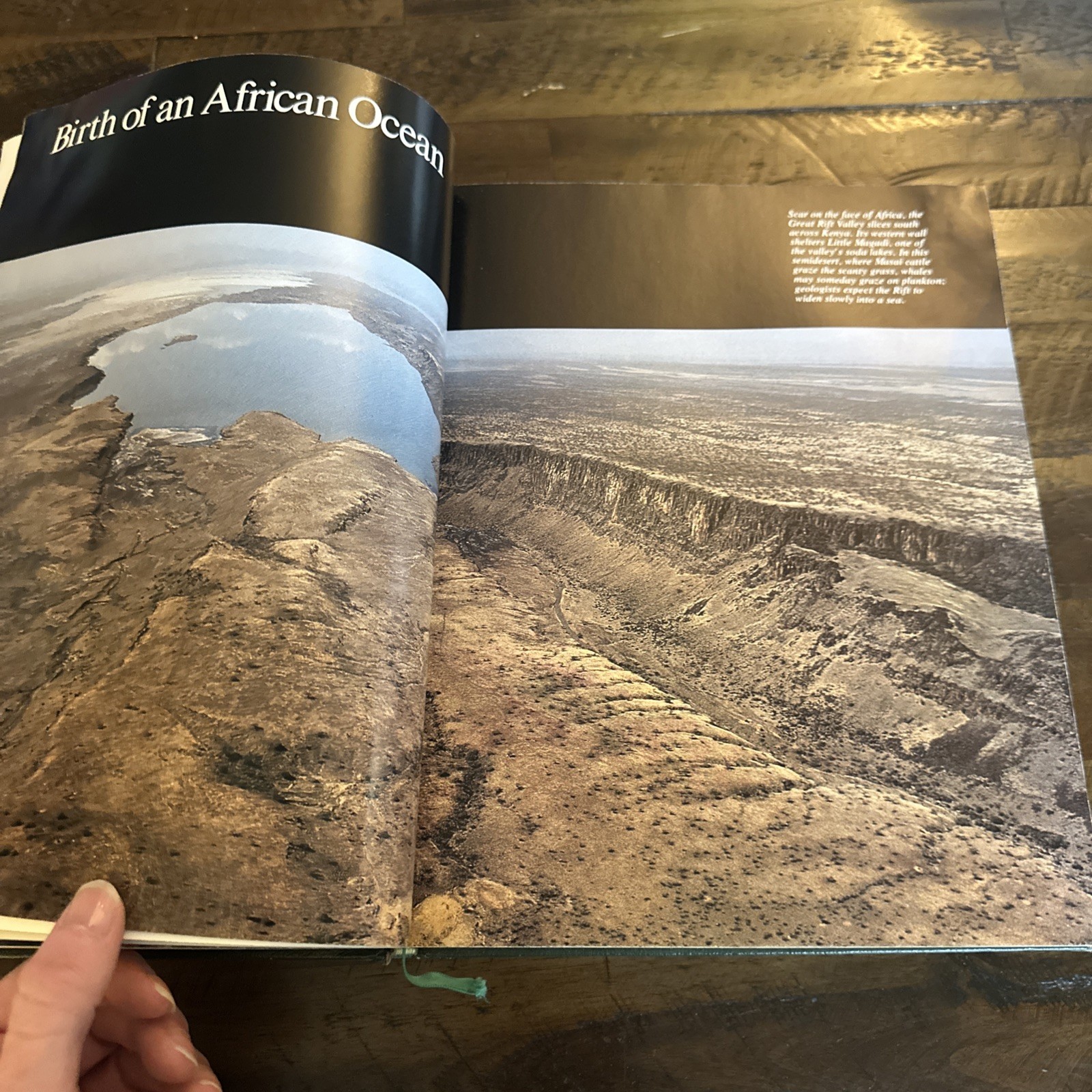 Vintage 1983 Exploring Our Living Planet Hardcover Book Robert Ballard Nat Geo