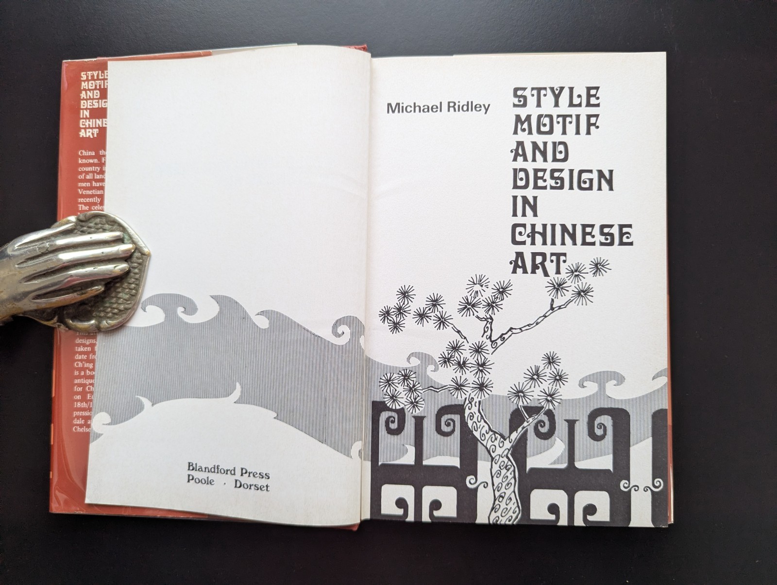 Style Motif And Design In Chinese Art Ridley 1977 Blandford Press HC/DJ Rare