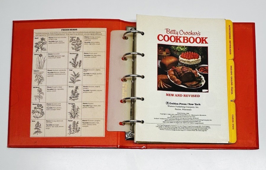 Betty Crocker’s COOKBOOK 5th Printing 1988 HC Ringbound Edition Golden Press