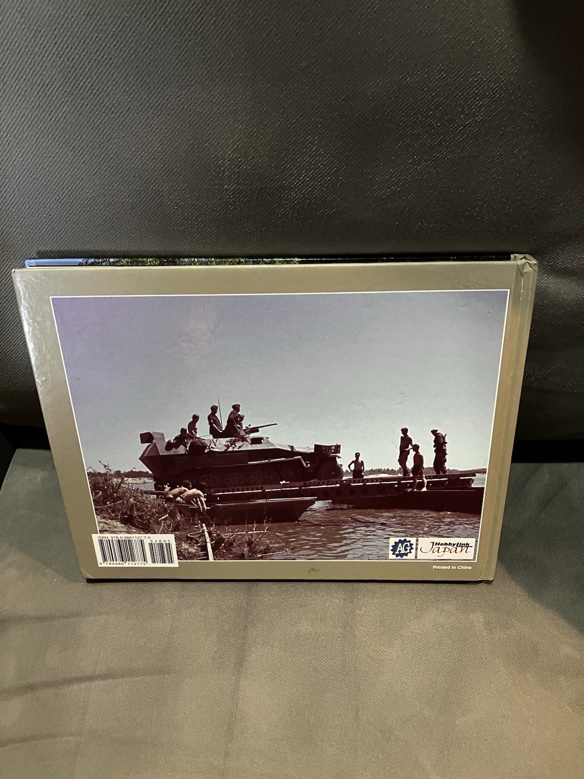 SCHUTZENPANZERWAGEN SD.KFZ 251 German Army Armored Half Tracks HC BOOK 168 Pages