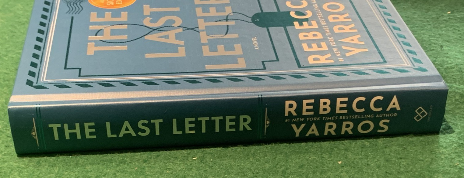 The Last Letter by Rebecca Yarros B&N SIGNED DELUXE ED 1st/1st HC 2025 Sprayed