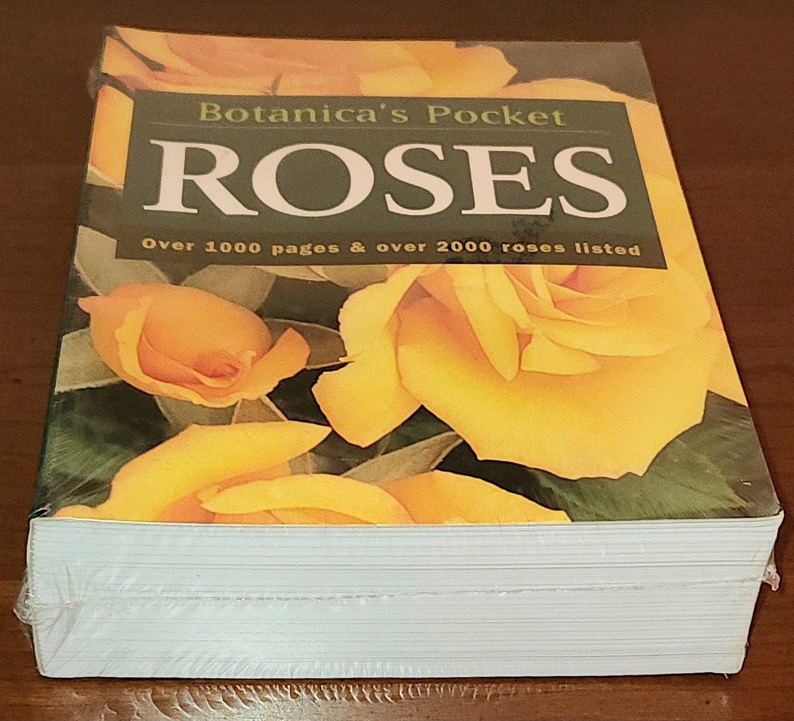 New! Sealed! BOTANICAS POCKET ROSES (Botanicas Pockets) Paperback By Susan Page