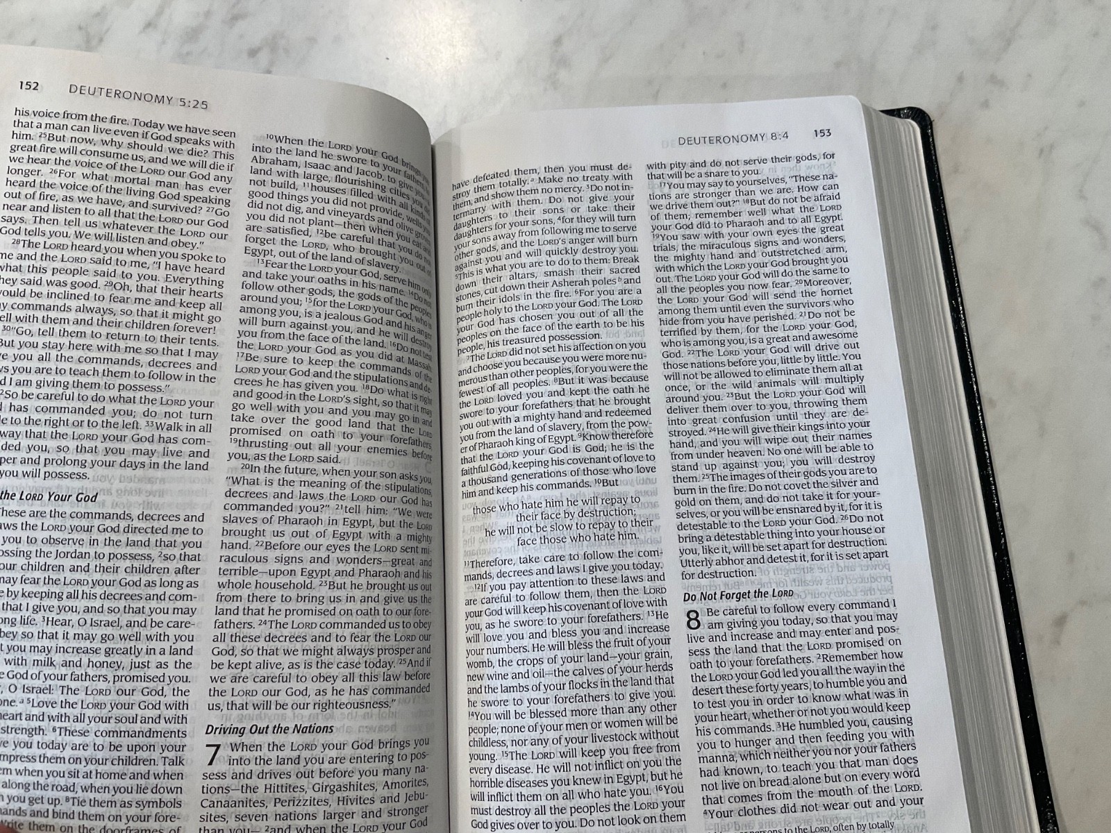 NIV Thinline Bible 2005 Navy Blue Bonded Leather Text 1984